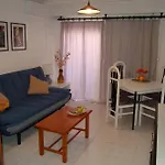 Cosy 200m From The Sea 托雷维耶哈