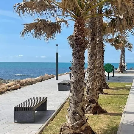 Апартаменты Cosy 200m From The Sea