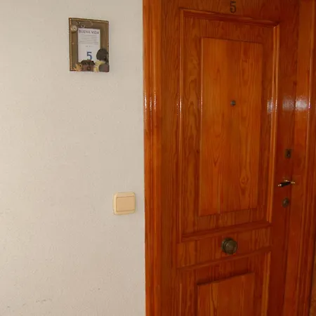 Cosy 200m From The Sea Торевьиа