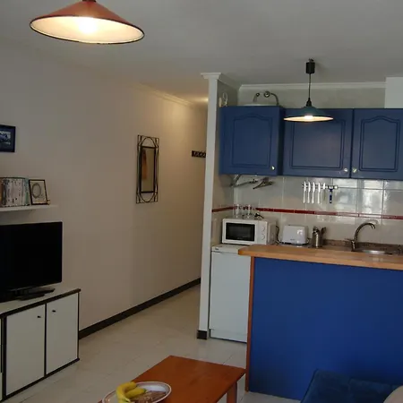 Cosy 200m From The Sea Apartment *