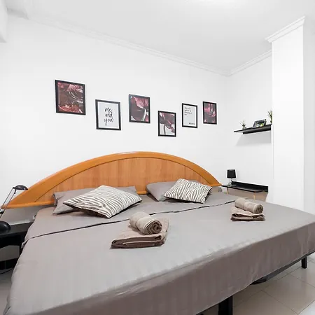 Cosy 200m From The Sea Apartment Torrevieja