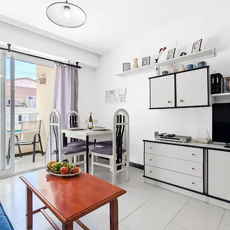 Cosy 200m From The Sea Apartment Torrevieja