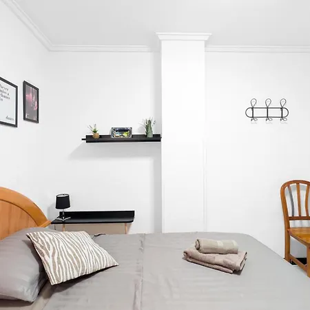 Cosy 200m From The Sea