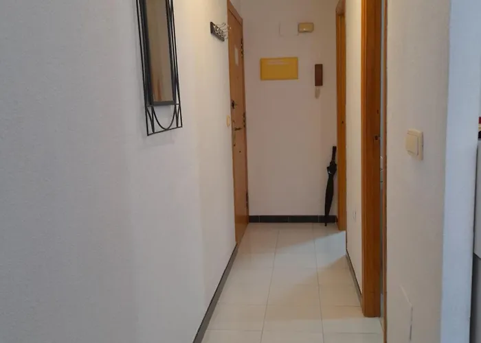 Cosy 200m From The Sea