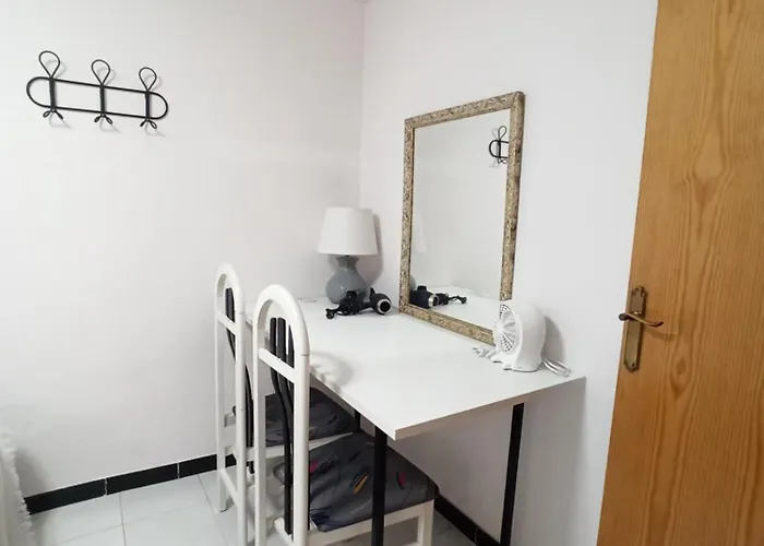 Cosy 200m From The Sea