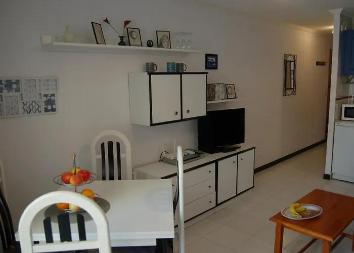 Cosy 200m From The Sea شقة *