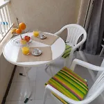 Διαμέρισμα Cosy 200m From The Sea *