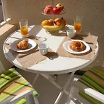 Διαμέρισμα Cosy 200m From The Sea